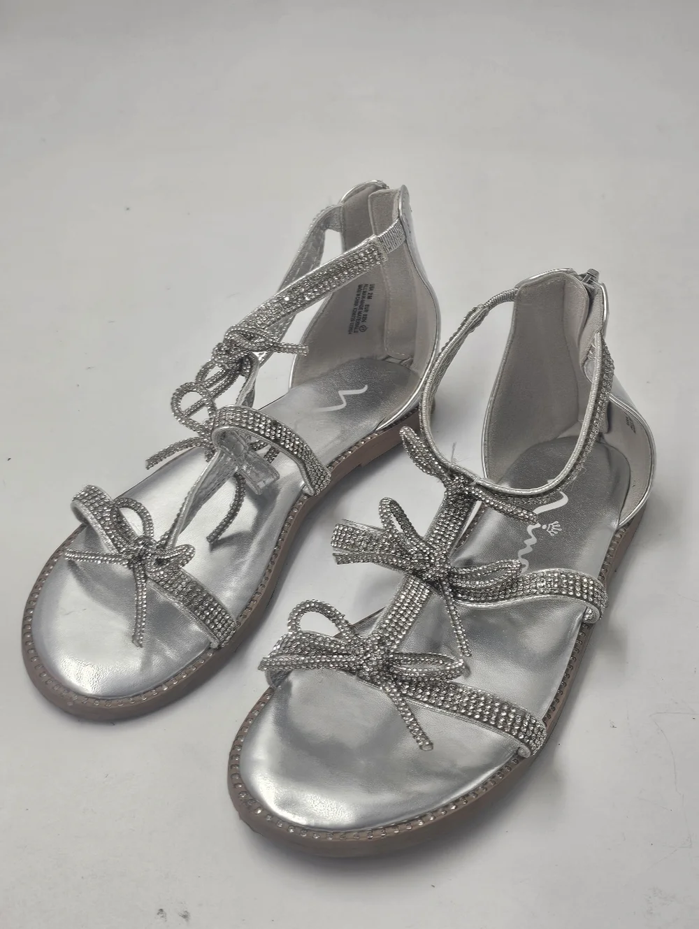 Nina Kids Solace Silver Rhinestone Bow Sandals Youth Size 2 Dress Shoes